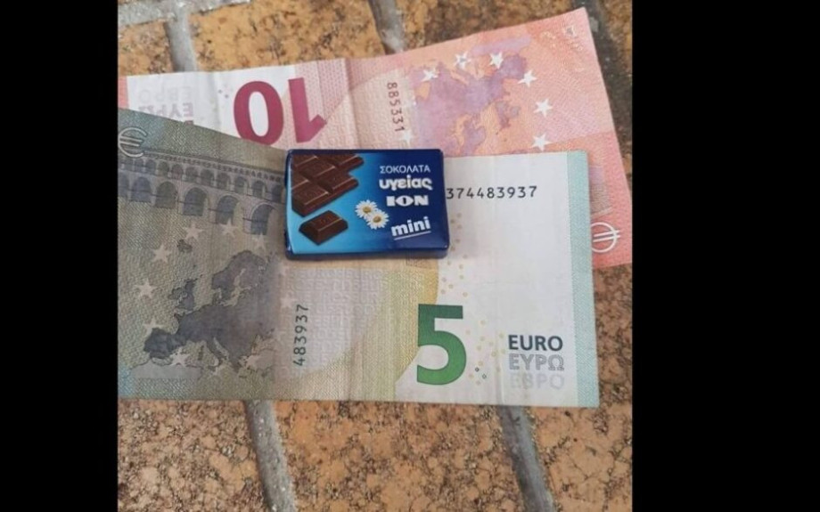 Παππούς προσέφερε σε ντελιβερά το πιο γλυκό φιλοδώρημα και συγκίνησε όλο το ελληνικό internet