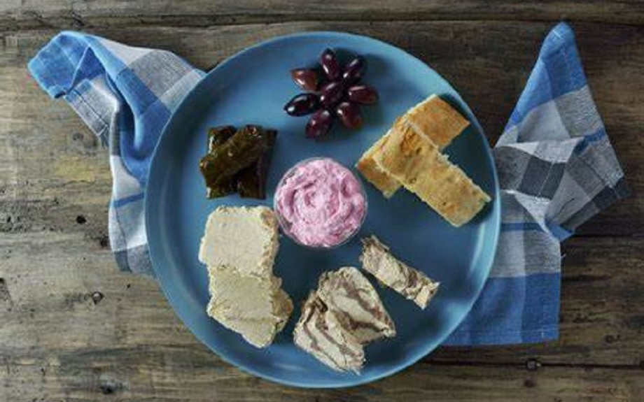 Πόσες θερμίδες έχουν τα νηστίσιμα εδέσματα που φάγαμε την Καθαρά Δευτέρα;