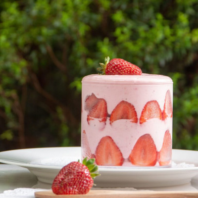 Γιαουρτογλυκό με φράουλες