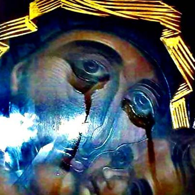 Προσευχή: «Παναγιά μου… Τα βάσανα καλή μου Παναγιά είναι πολλά, Βαρύ φορτίο που κουβαλώ στους ώμους»