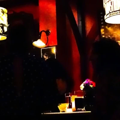 22χρονη σερβιτόρα κατήγγειλε σεξουαλική κακοποίηση από πελάτη σε τουαλέτα μπαρ στο κέντρο της Αθήνας