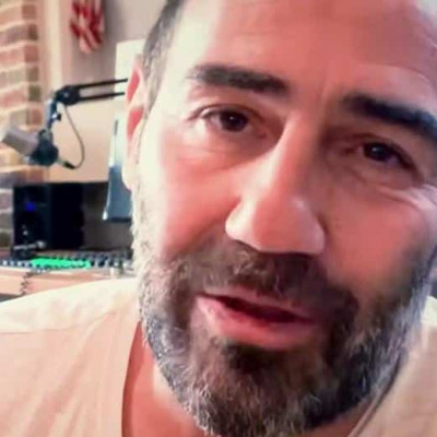 Αντώνης Κανάκης: «Έγινα πατέρας στα 48 μου – Είναι η καλύτερη ηλικία»