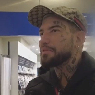 Η επική αντίδραση του Snik σε ερώτηση για τον Νταλάρα: “Είναι αυτός που τα είχε με την Άννα Βίσση;”