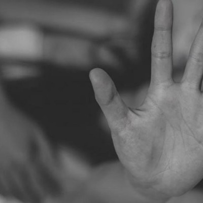 Φρίκη στο Βόλο: «Μου έριξε οινόπνευμα στο στόμα για να με κάψει», κατήγγειλε 35χρονη για τον πρώην σύντροφό της