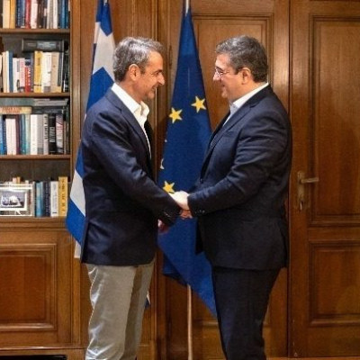 Στο πλευρό του Μητσοτάκη ο Τζιτζικώστας, τα “Τσιπράκια” και το.. Κόσοβο!