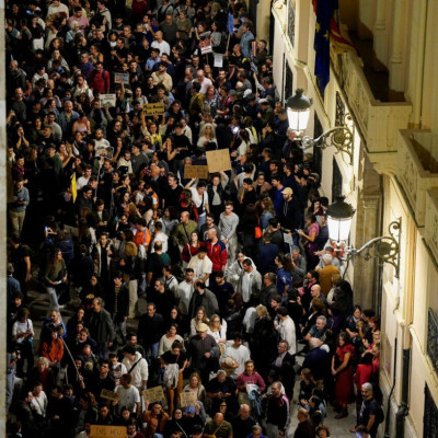 Διαδηλώσεις και οργή στην Ισπανία για τη διαχείριση των πλημμυρών 