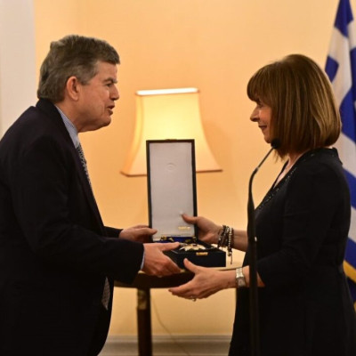 Τον Μεγαλόσταυρο του Τάγματος της Τιμής απένειμε η ΠτΔ στον Αθανάσιο Μαρτίνο