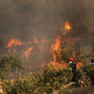 Φωτιά στο Αλιβέρι Εύβοιας - Συναγερμός στην Πυροσβεστική