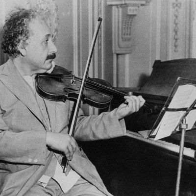 Bιολί του Αϊνστάιν αναμένεται να πωληθεί σε δημοπρασία έως και 300.000 αγγλικές λίρες