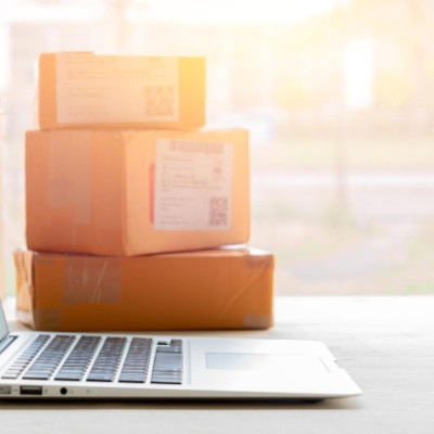 Επιβολή δασμών από το πρώτο ευρώ στα δέματα από τρίτες χώρες