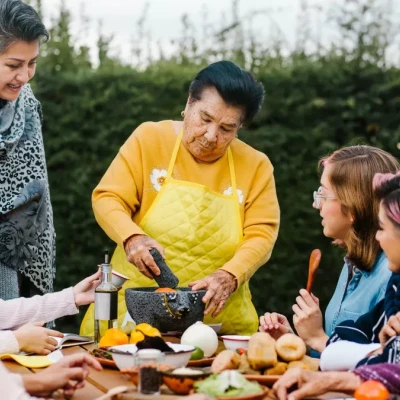 Μακροζωία: Τρώνε αυτά τα 3 τρόφιμα κάθε μέρα και ξεπερνούν τα 100 – Τι καταναλώνουν