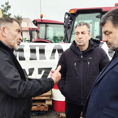 Η παράταξη του ΠΑΣΟΚ στη ΠΚΜ στο μπλόκο Ευζώνων