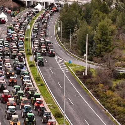 Οι αγρότες από το μπλόκο της Νίκαιας προτείνουν 48ωρο πανελλαδικό μπλακ άουτ μετά τα Θεοφάνεια