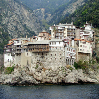 Στο Άγιο Όρος: Αν είσαι και παπάς, με την αράδα σου θα πας!