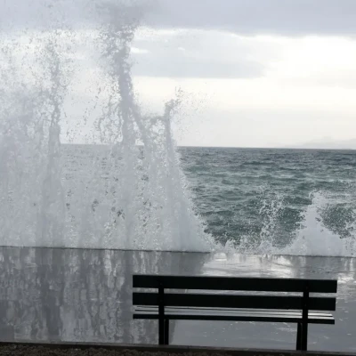Νέο δελτίο ΕΜΥ: Ισχυρές βροχές, θυελλώδεις άνεμοι μέχρι εννέα μποφόρ και αφρικανική σκόνη