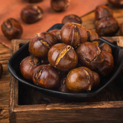 Πώς ψήνουμε κάστανα στον φούρνο χωρίς να στεγνώσουν – Τα 4 απλά βήματα