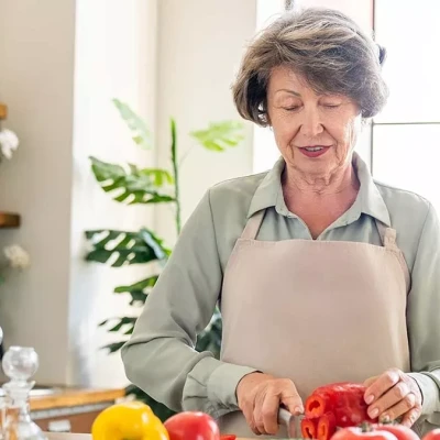 Πόσο συχνά τρώνε κρέας οι μακροβιότεροι άνθρωποι στον κόσμο – Κορυφαίος μελετητής απαντά