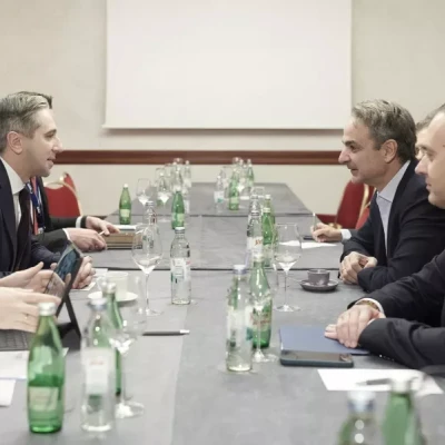 Μητσοτάκης – Χατζηβασιλείου στο Ζάγκρεμπ για την συνάντηση των ηγετών του ΕΛΚ