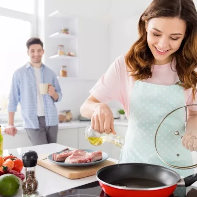 «Φάρμακο» για το μυαλό το μαγείρεμα – Μειώνει τον κίνδυνο άνοιας έως και 30%