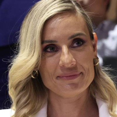 Ελεονώρα Μελέτη- Τα παιδιά μας πάνω από τις πλατφόρμες