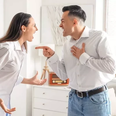 Σχέσεις: Οι δύο λέξεις που μπορούν να σταματήσουν ένα τσακωμό πριν ξεκινήσει