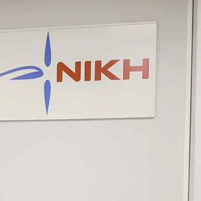 ΝΙΚΗ- Οι πολίτες αναστενάζουν σε πρατήρια και σούπερ μάρκετ.