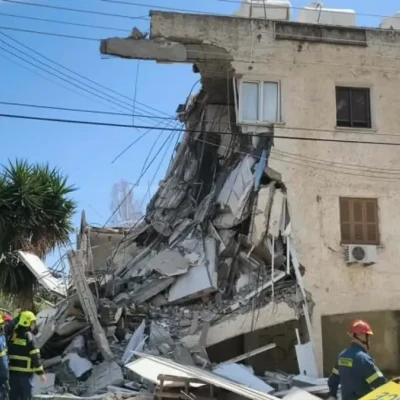 Κύπρος: Ένας νεκρός από την κατάρρευση πολυκατοικίας και τουλάχιστον 4 τραυματίες – Πληροφορίες για έναν εγκλωβισμένο