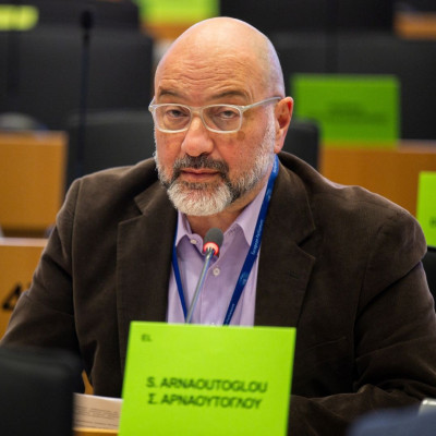 Άμεσα μέτρα στήριξης ζητούν οι Ευρωπαίοι Σοσιαλιστές