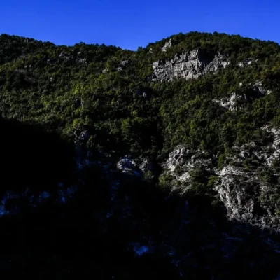 Παρνασσός: Δύο ορειβάτες αποπροσανατολίστηκαν και χάθηκαν στο βουνό – Γίνεται επιχείρηση για τη διάσωσή τους