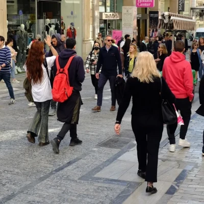 Διπλό κέρδος για χαμηλοσυνταξιούχους, τριπλή «ανάσα» για οφειλέτες: Ποιοι κερδίζουν από τα νέα μέτρα