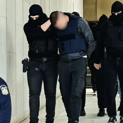 Άγιος Δημήτριος: Προθεσμία για να απολογηθεί την Τρίτη έλαβε ο 20χρονος - «Βρίσκεται σε σοκ»