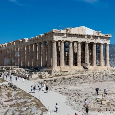 Το δυτικό αέτωμα του Παρθενώνα συμπληρώνεται μετά από 220 χρόνια.
