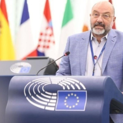 Σάκης Αρναούτογλου- Η Ελλάδα δεν μπορεί να έχει τον γηραιότερο στόλο οχημάτων της Ευρώπης