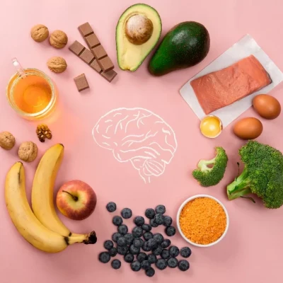 Εγκέφαλος: 7 τροφές που ένας νευροχειρουργός δεν βάζει ποτέ στο πιάτο του