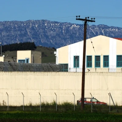 Άγριο σκηνικό στις φυλακές Τρικάλων: Κρατούμενοι απείλησαν συγκρατούμενό τους με μαχαίρι και ζήτησαν €4.000