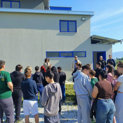 Μαθητές του Γυμνασίου Σκουτάρεως στην δεξαμενή νότια του οικισμού Σκουτάρεως στο πλαίσιο του προγράμματος «Ενεργός Πολίτης»