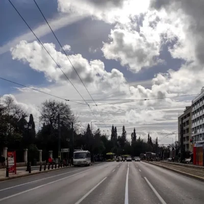 Καιρός αύριο: Στους 34 βαθμούς η θερμοκρασία – Βροχές και καταιγίδες στα ορεινά