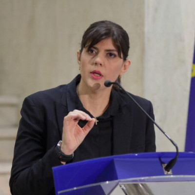 Η Κοβέσι καταγγέλλει στην Koμισιόν την τροπολογία για τα πολιτικά πρόσωπα – Τι απαντούν πηγές του Υπ. Δικαιοσύνης