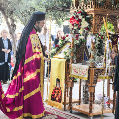 Σερρών Θεολόγος: Οι Σερραίοι τιμούν τον  Άγ. Λουκά τον ιατρό!