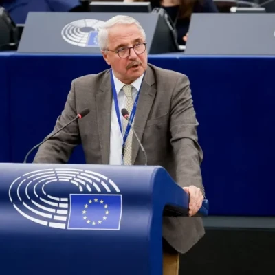 Γιάννης Μανιάτης: «Η Ελλάδα πρωταθλήτρια στις ακριβές τιμές ενέργειας και ουραγός στην αποθήκευση»