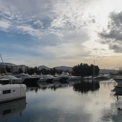 Άλιμος: Τραυματίστηκε 27χρονη τουρίστρια σε σκάφος στη μαρίνα, μεταφέρθηκε στο Λαϊκό