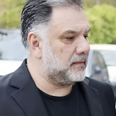 Συγκινεί ο Γρηγόρης Αρναούτογλου για την απώλεια του: «Δεν πρόλαβα να τον αποχαιρετήσω»