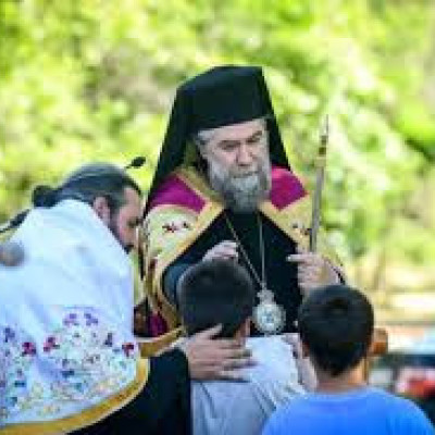 Σερρών Θεολόγος: Δώστε στα παιδιά φτερά δυνατά για να πετάξουν ψηλά και ρίζες βαθιές για να αντέξουν!