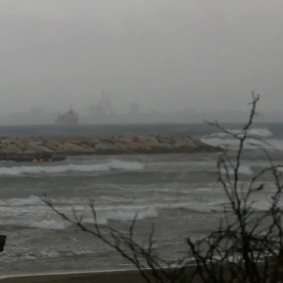 Έντονα καιρικά φαινόμενα πλήττουν την Κύπρο: Πλημμύρες, χαλάζι και εκτροπές πτήσεων