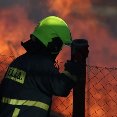 Οριοθετήθηκε η φωτιά στην Σύρο - Ήχησε νωρίτερα το 112