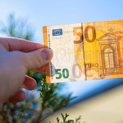 Καταβολή οικονομικής ενίσχυσης ύψους 150 ευρώ ανά παιδί σε 950 χιλιάδες οικογένειες
