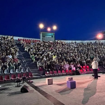 ΔΗΠΕΘΕ Σερρών -Μεγάλη ανταπόκριση του κοινού στις «Νεφέλες» του Αριστοφάνη