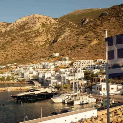 Συναγερμός από πτώση ελικοπτέρου στη Σίφνο - Τυλίχθηκε στις φλόγες