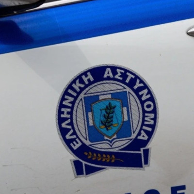 Σοβαρό τροχαίο από αναστροφή Ι.Χ. στην Αθηνών-Σουνίου: Συγκρούστηκε με μηχανή της ΔΙ.ΑΣ. – Δύο τραυματίες αστυνομικοί