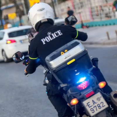 Χειροπέδες σε 26χρονη Τουρκάλα στην Αθήνα – Αναζητούνταν από την Ιντερπόλ για ναρκωτικά
